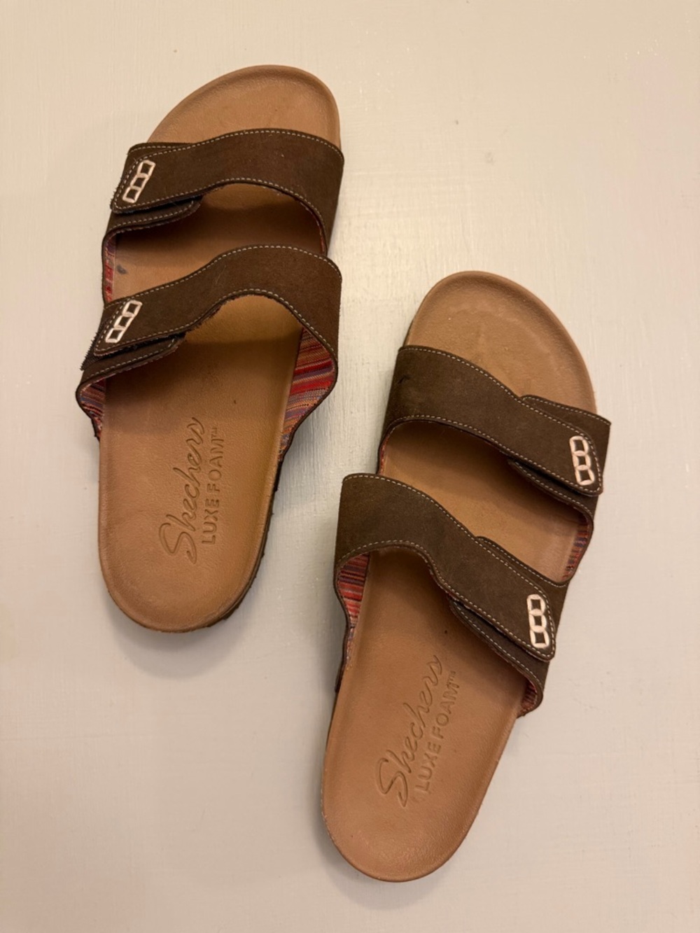 Skechers Luxe Foam Two Strap Granola
Sandal Size 10